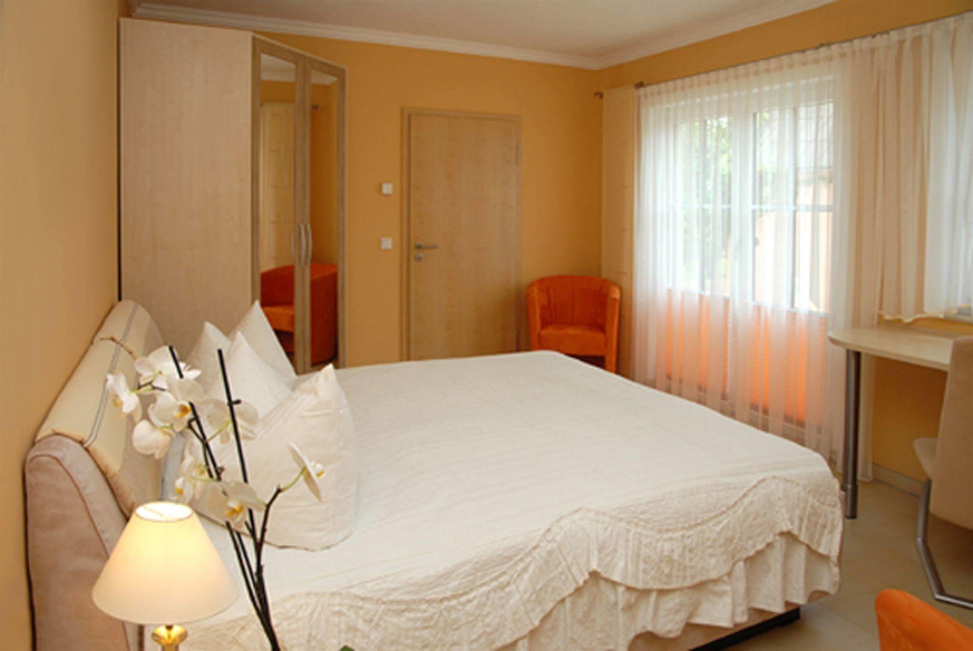 Hotel "Pension Marlis" Garni Reichenberg  Exterior photo
